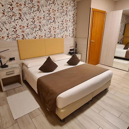 Hotel Lenotel Dış mekan fotoğraf
