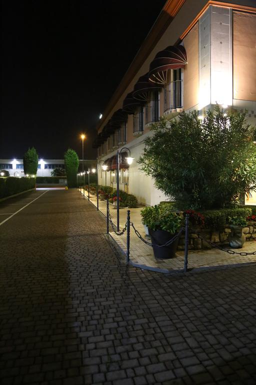 Hotel Lenotel Dış mekan fotoğraf