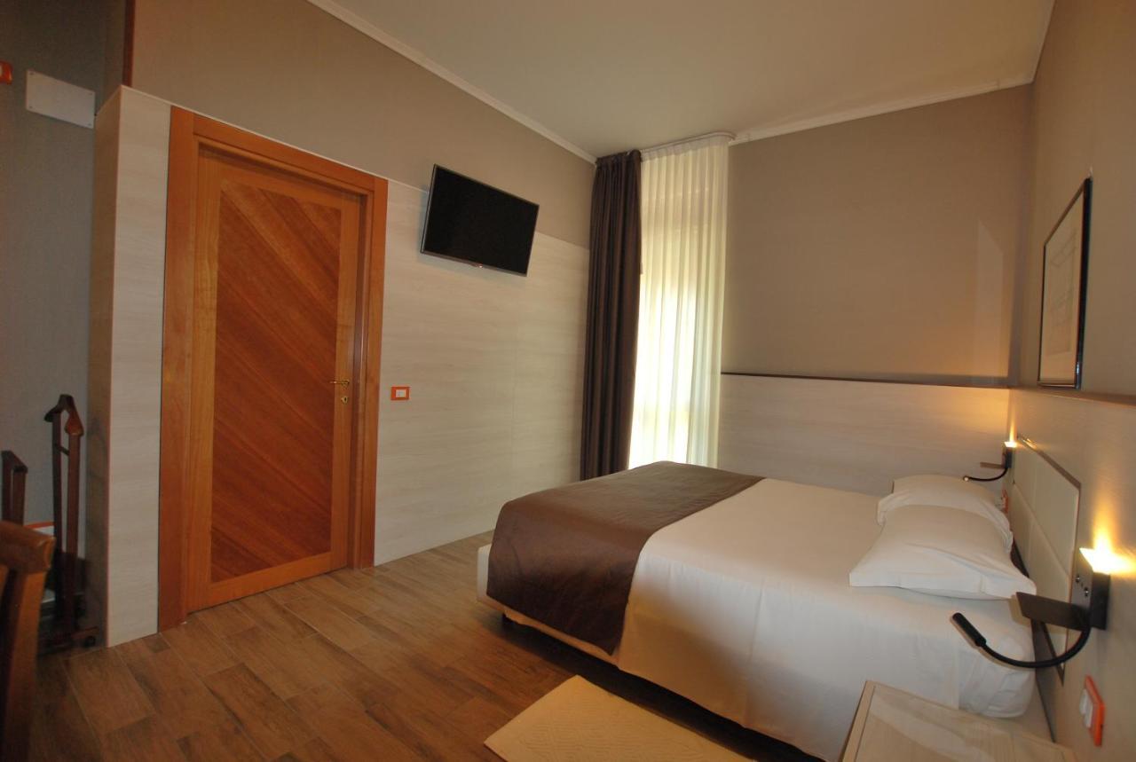 Hotel Lenotel Dış mekan fotoğraf