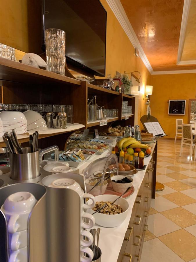 Hotel Lenotel Dış mekan fotoğraf