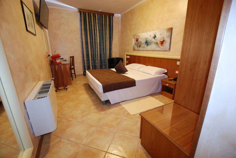Hotel Lenotel Dış mekan fotoğraf