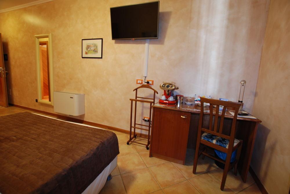 Hotel Lenotel Dış mekan fotoğraf